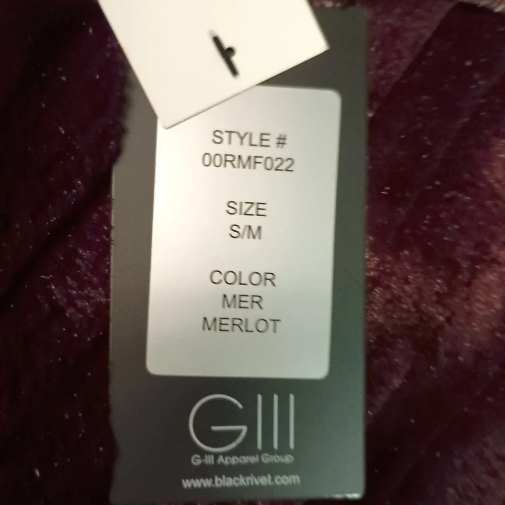 Black Rivet Merlot Faux Fur Poncho Cape Merlot Burgundy S M Style 00RMF022 NWT - Picture 4 of 15